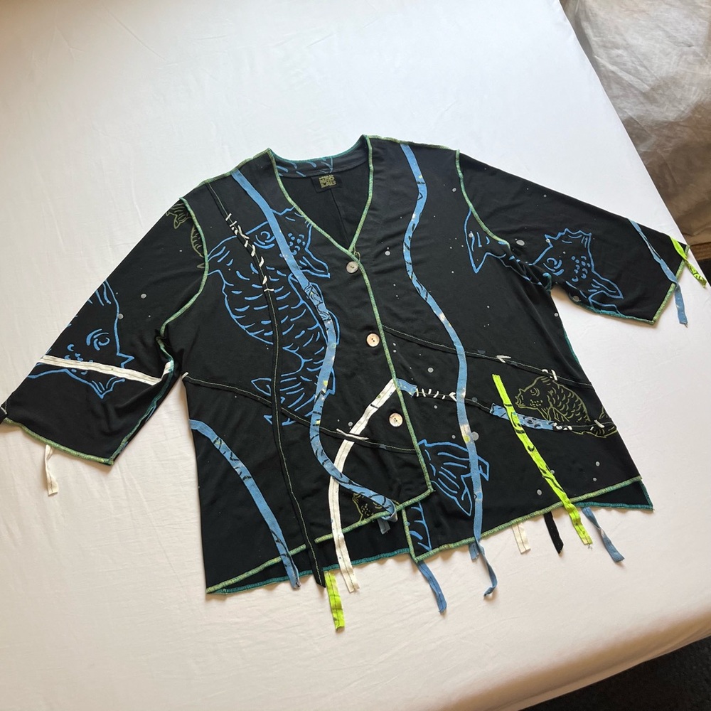JG’S MAD LAB Black lagenlook knit art to wear fish koi print boxy cropped top